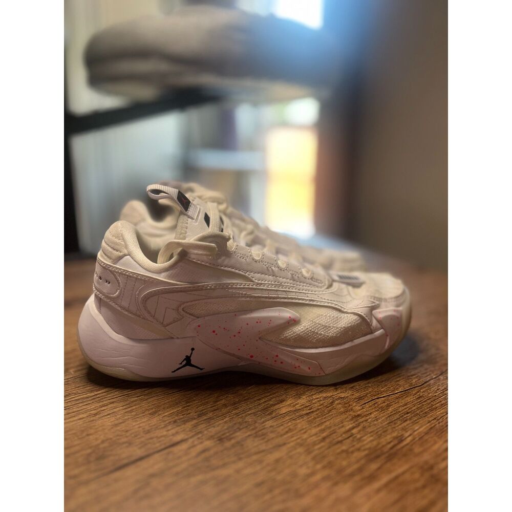 Jordan Luka 2 GS White Hyper Pink Youth Size 3.5Y Basketball Shoes